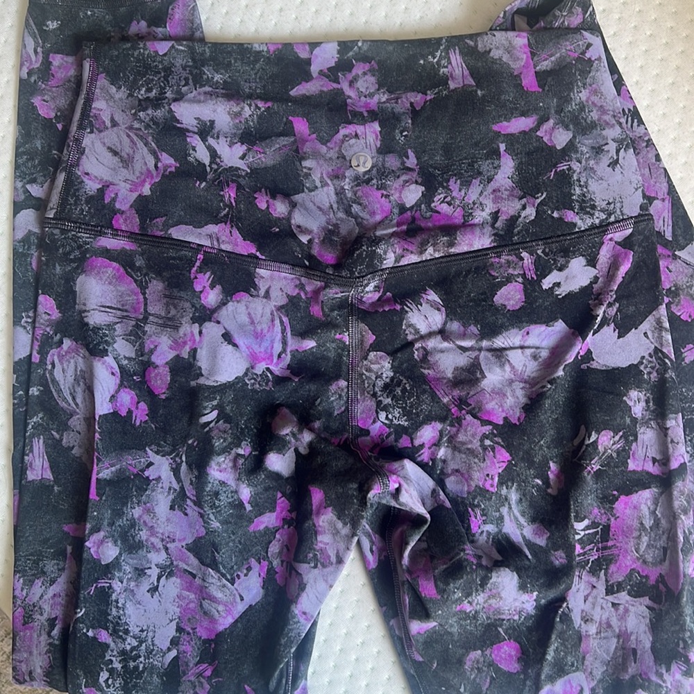 Size 8 Lulu Lemon align 7/8 pants! Worn once